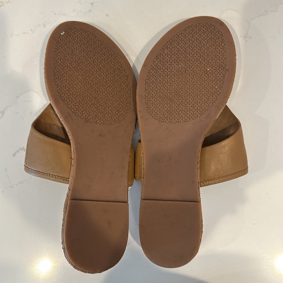Tory Burch Fleming Quilted Flat Thong Sandal in Tan Size 7 - Picture 7 of 7